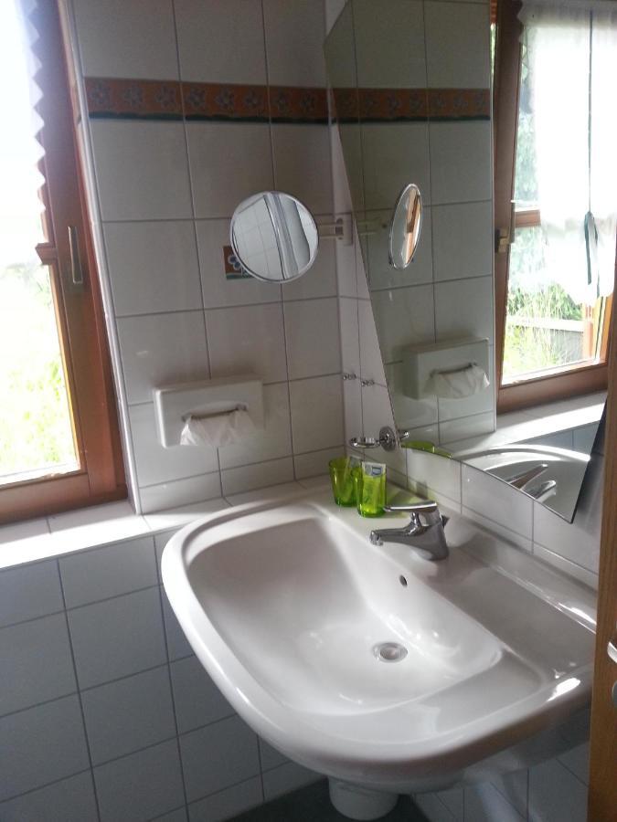 Hotel Garni Seebachstueble Титизее-Нойщат Екстериор снимка